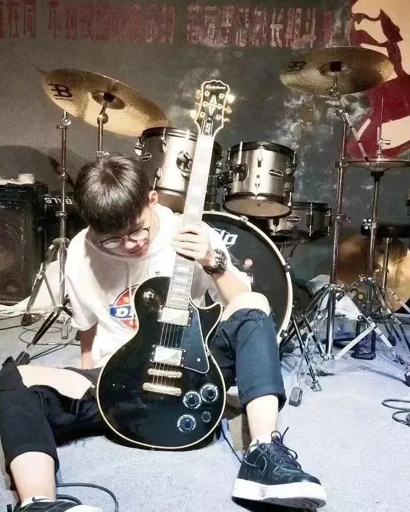 1679667932287044279.jpg 1679667932287044279.jpg